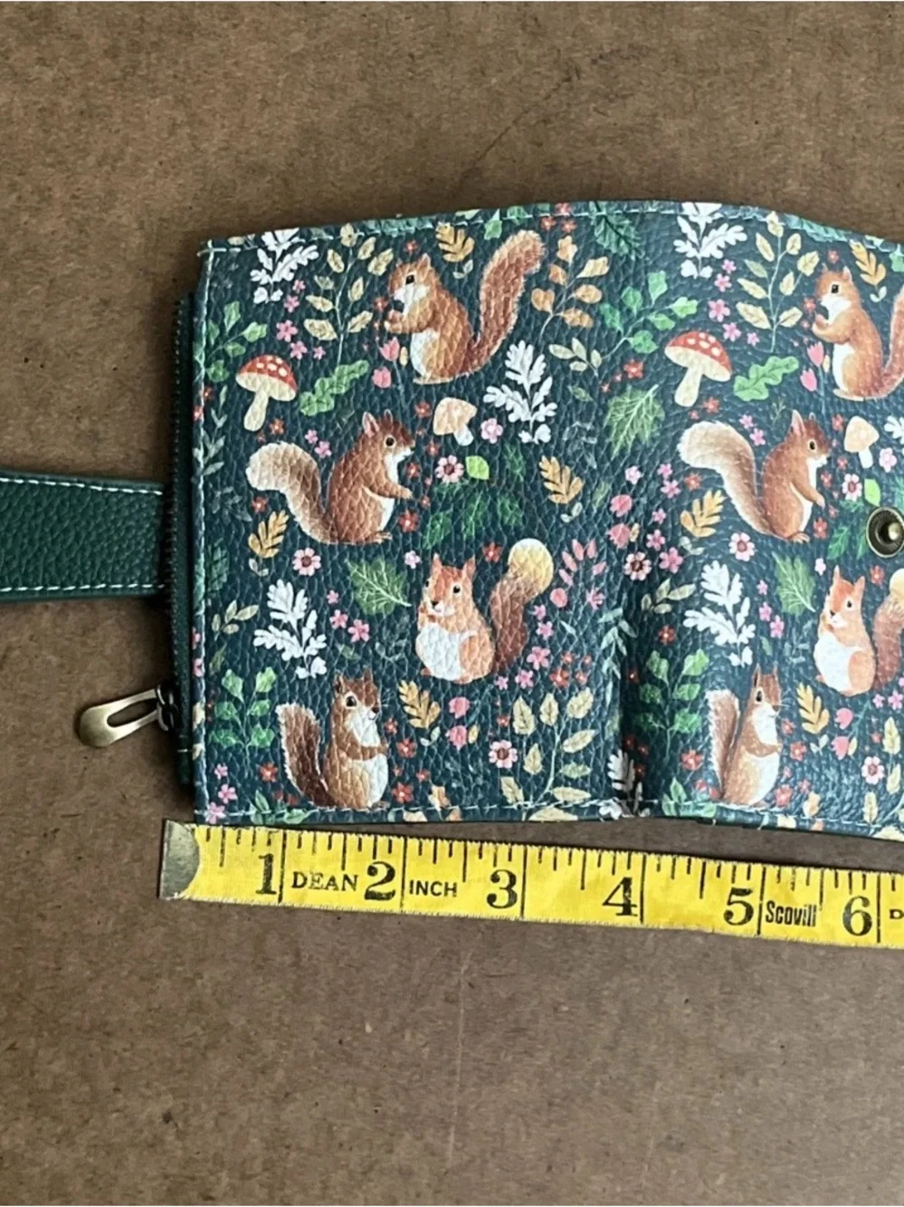 Hedgehog Floral Green Bifold Wallet Multiple card Slots Snap & Zip Closure NWOT